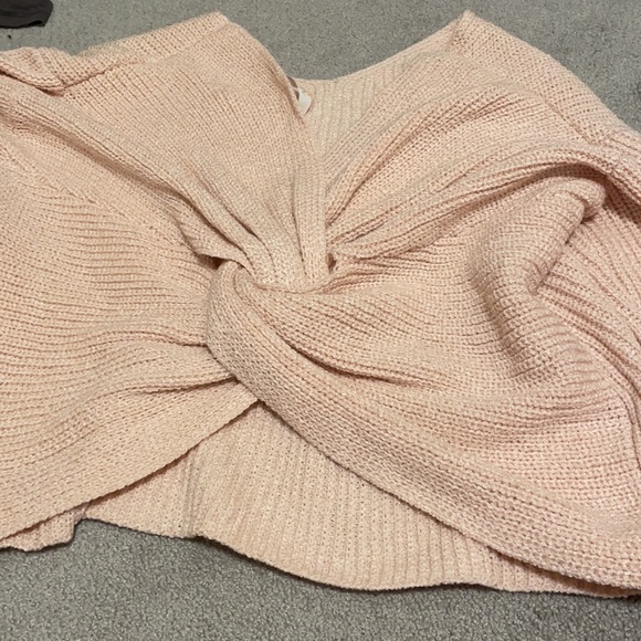 Knot back sweater - Picture 3 of 3